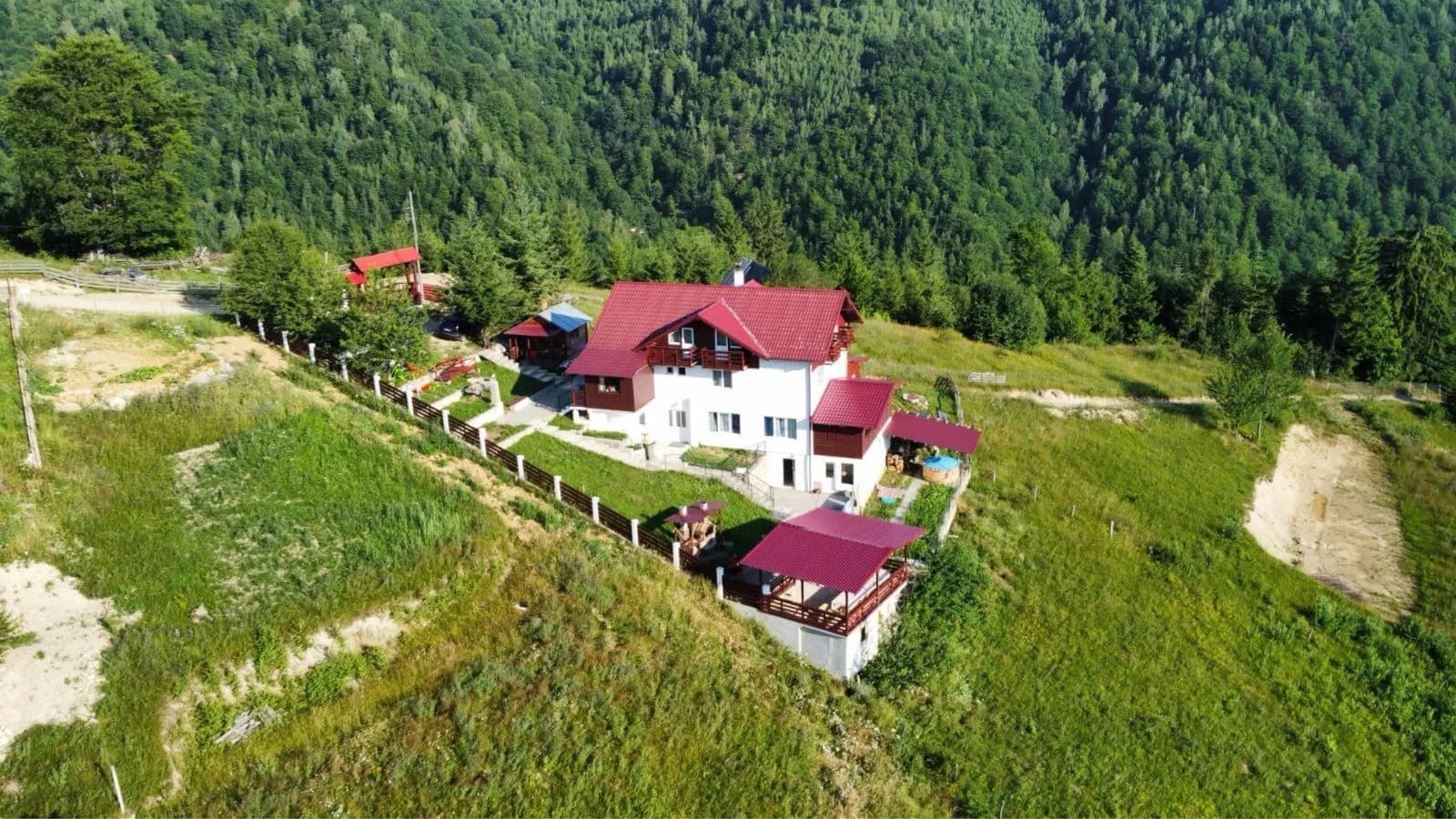 Cabană cu ciubăr – Muntele Rece