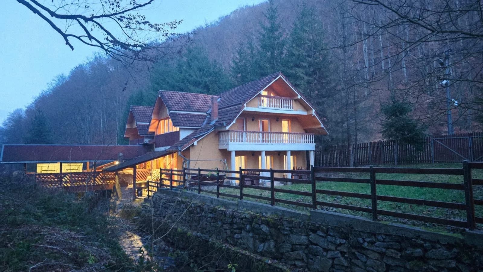 Cabana Neni, Libera de Revelion