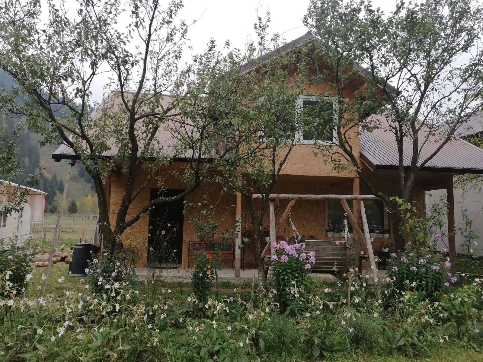 Cabana de inchiriat la 8km de Vatra Dornei de Craciun si Revelion