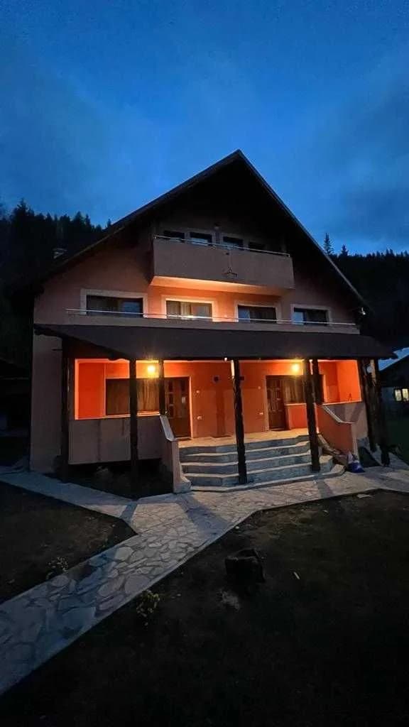 Cabana La 7 Frati cu Sauna Ciubar liber Revelion si Craciun — Holda, Suceava