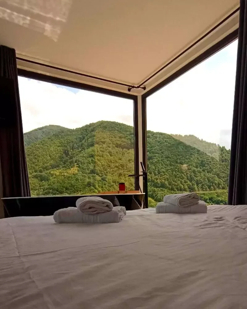 Cazare cu cadă panoramică în Mărtinie