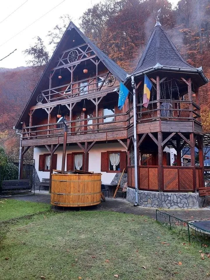 Cabană cu ciubăr în Somesu Cald
