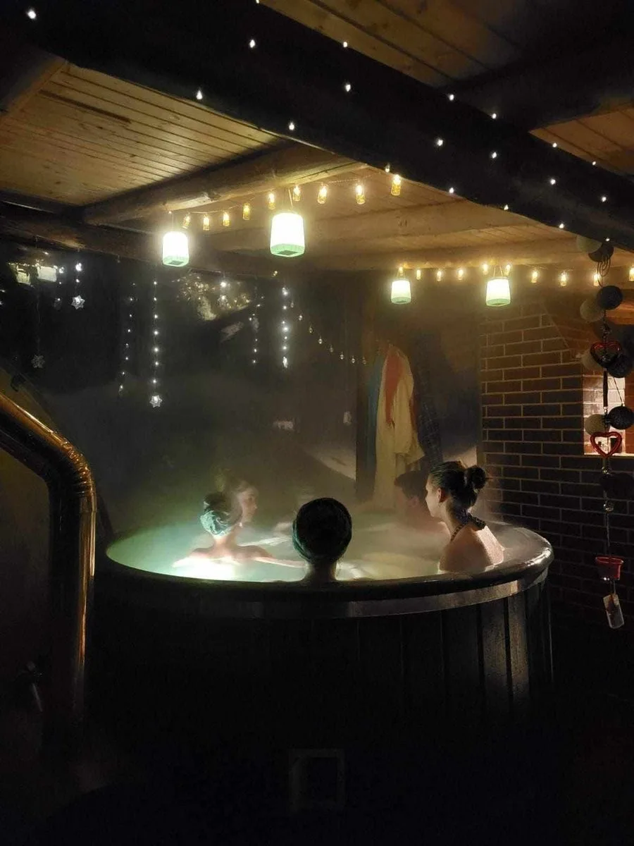 Cazare cu jacuzzi în Zizin