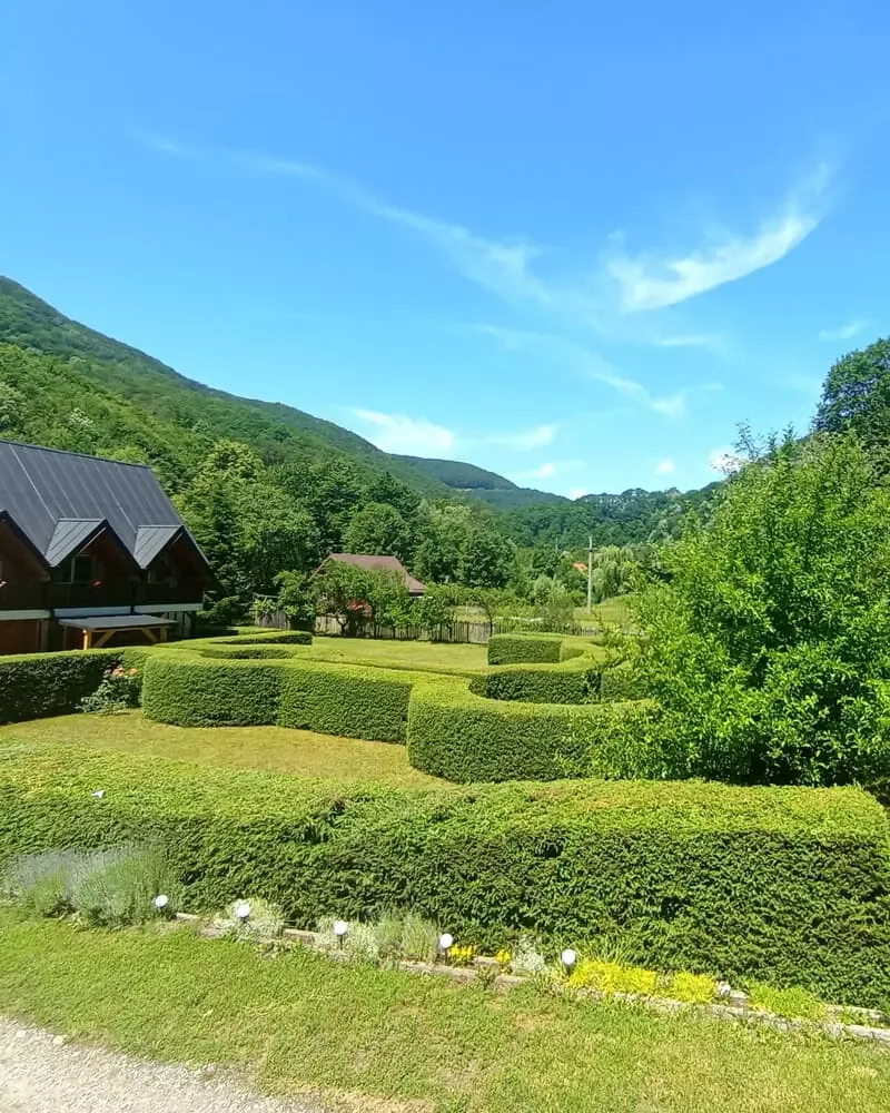 Pensiune cu piscină în Cugir