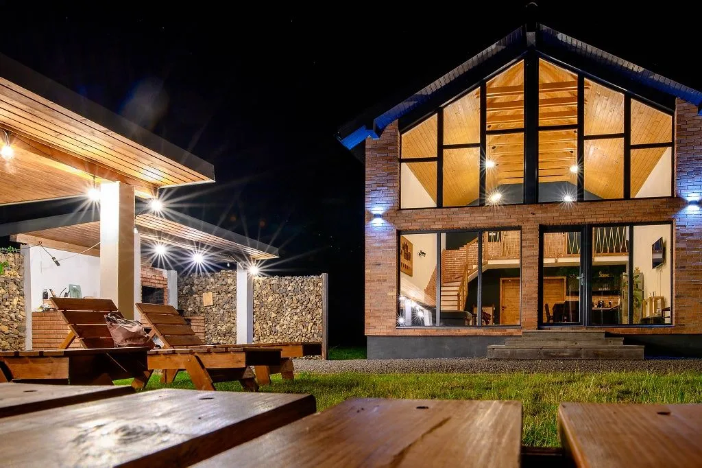 Cabană cu jacuzzi în Cetatele