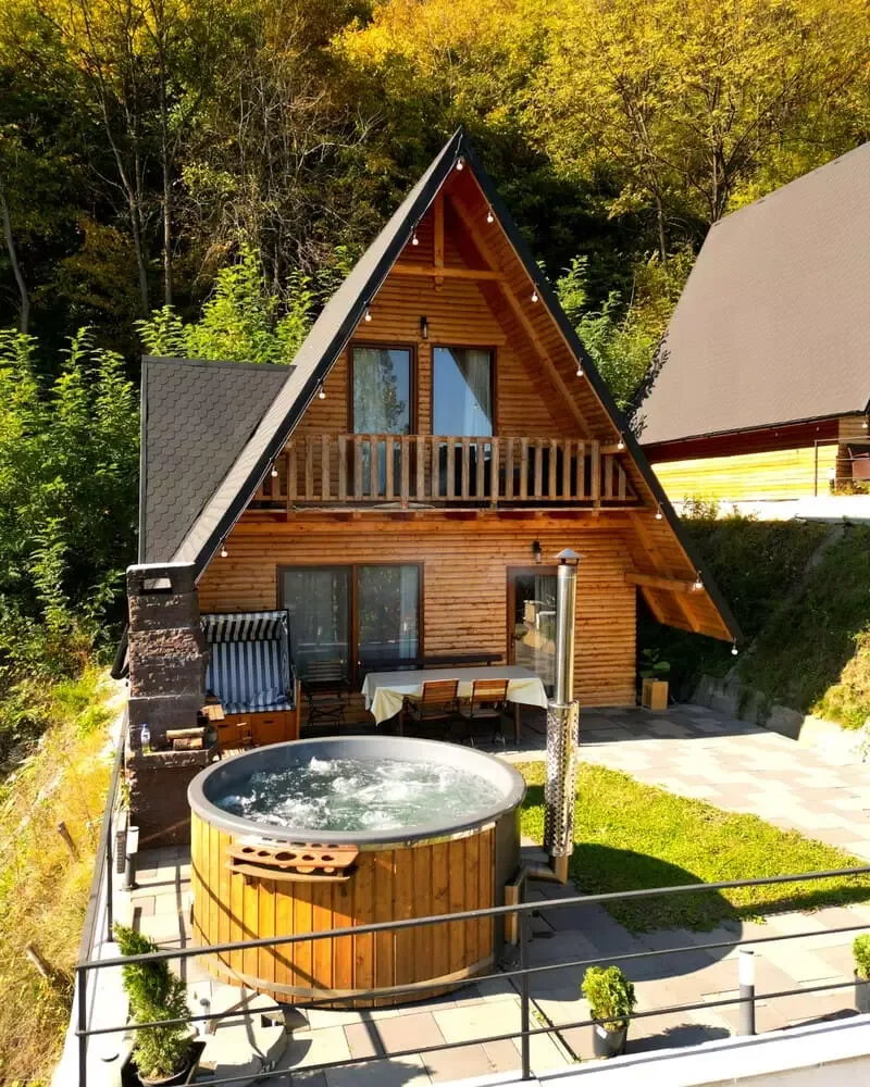 Cabană A-frame cu vedere panoramică în Bârsău Mare