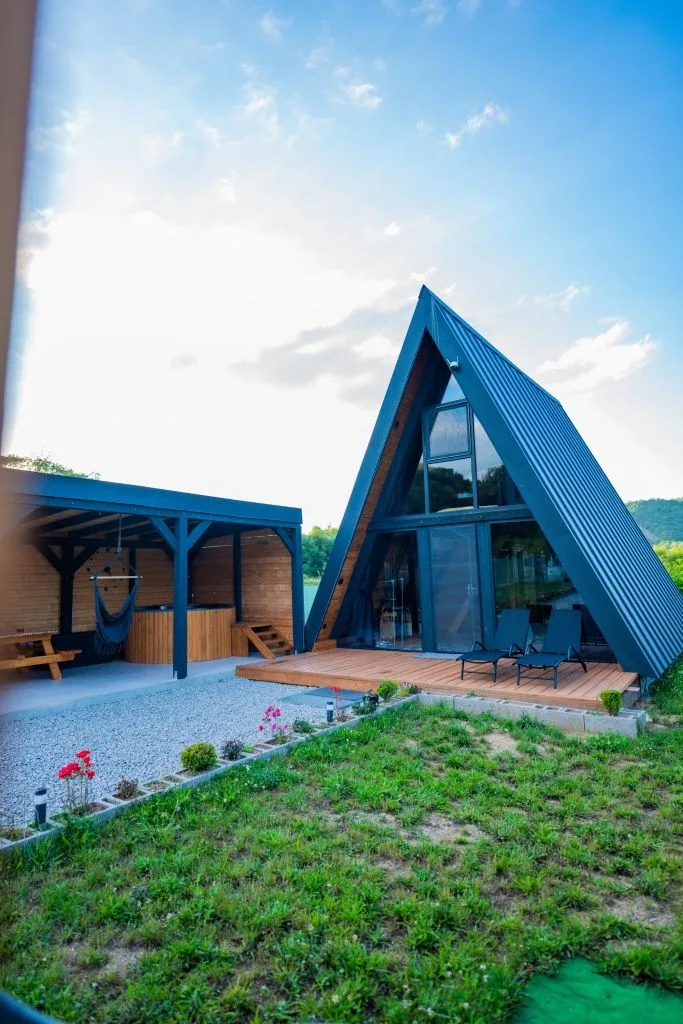 Cabană A-frame cu ciubăr în Bologa