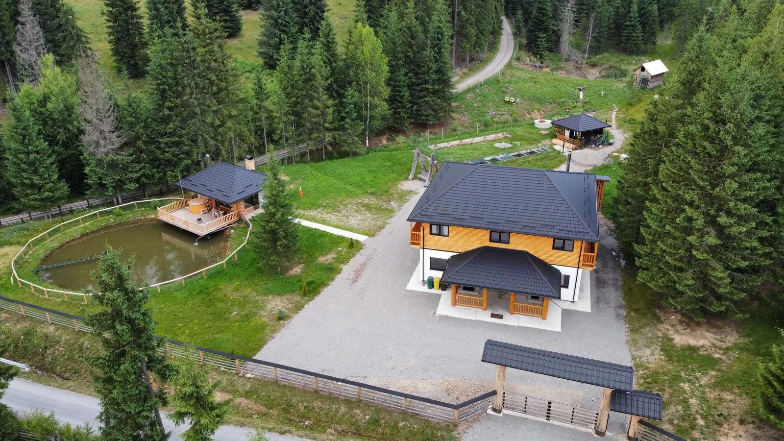 Cabană cu ciubăr în Vatra Dornei
