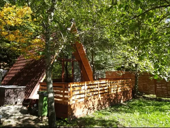 Cabană A-frame cu ciubăr în Zărnești