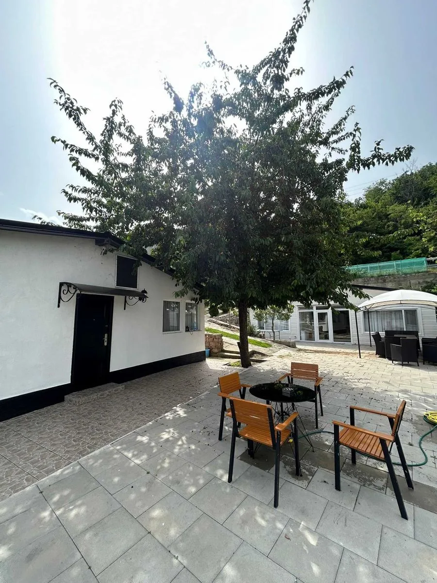 Apartament cu piscină în Dubova