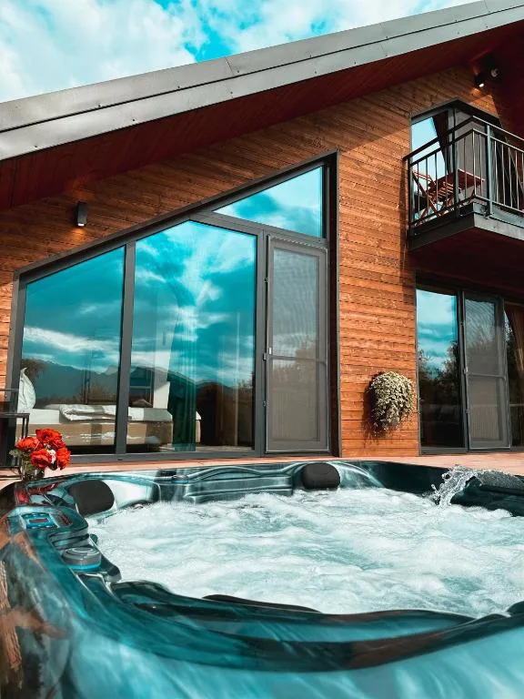 Cabană A-frame cu jacuzzi în Sohodol