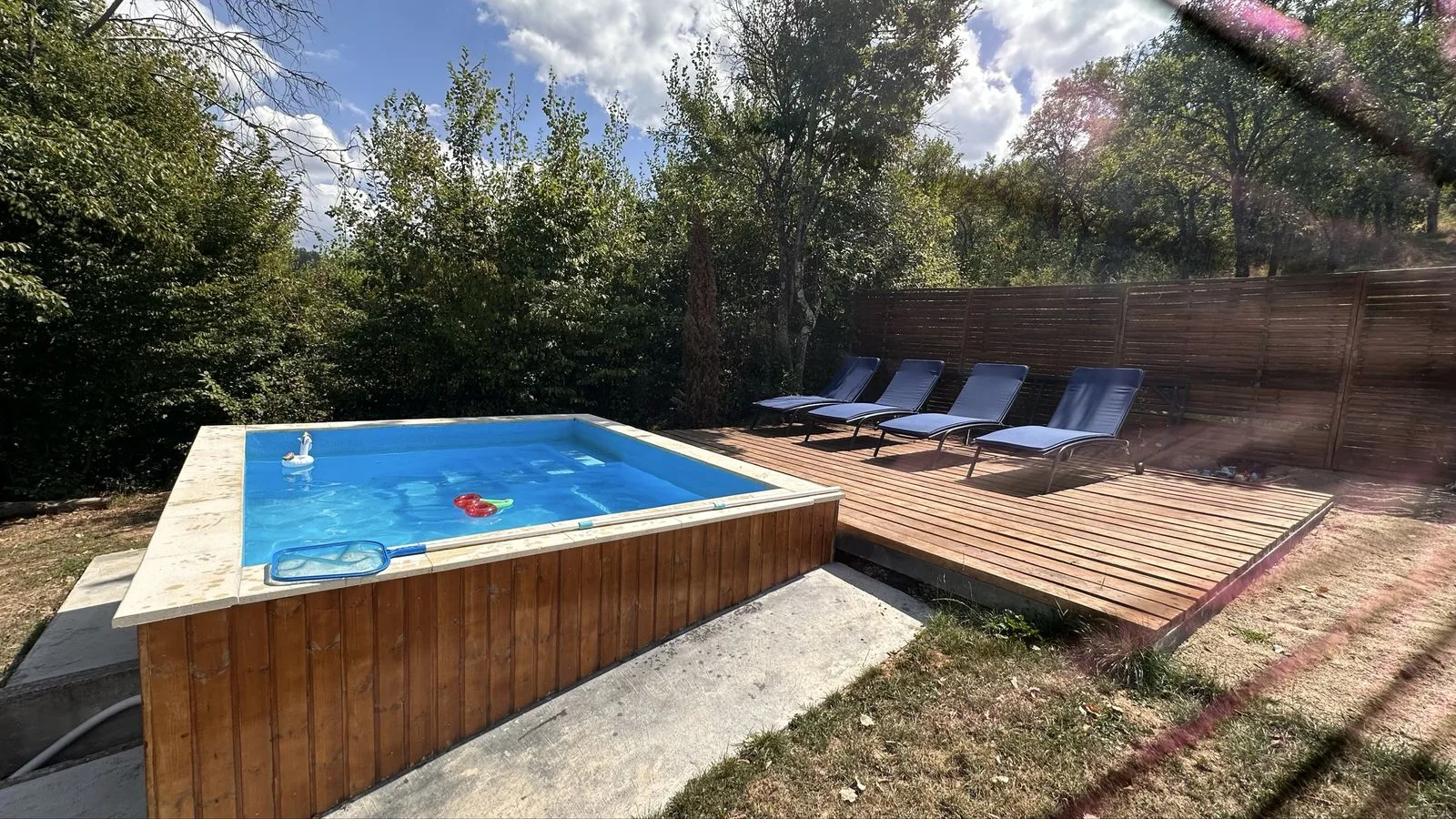 Cabană cu piscină încălzită în Suncuius