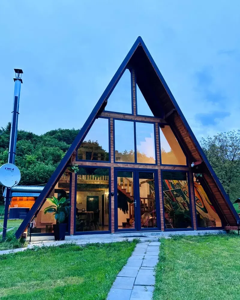 Cabană A-frame în Chiuiești