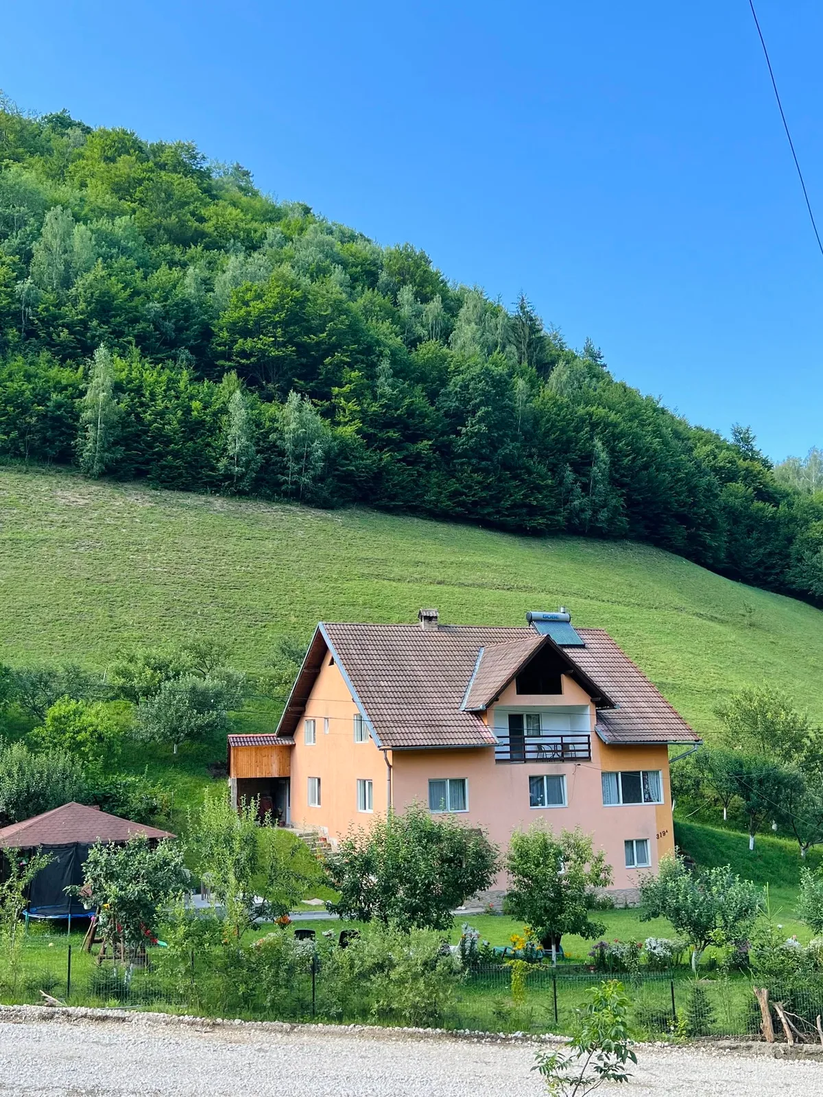 Cazare pentru 14 persoane în Poiana Mărului