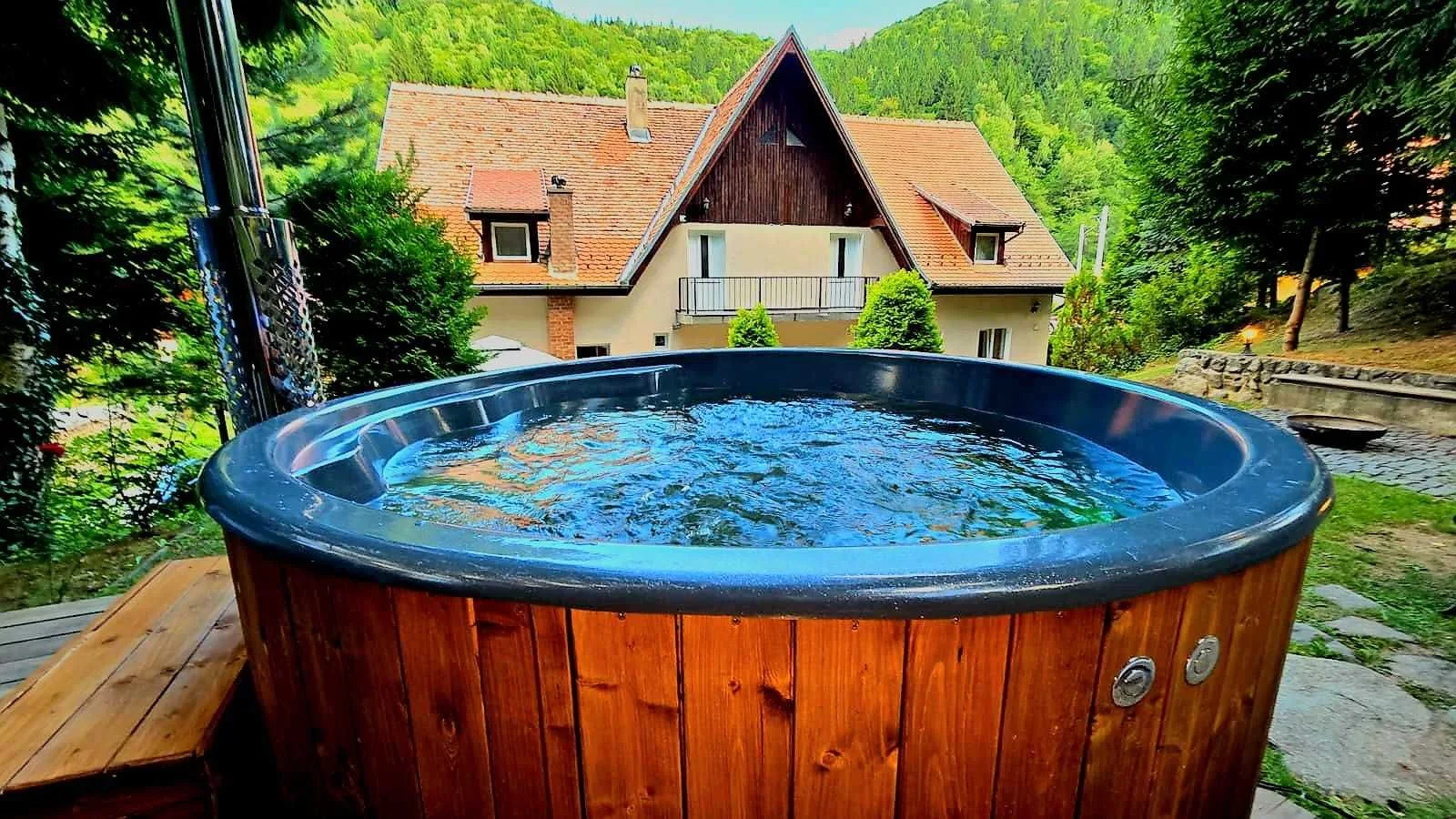 Apartamente cu ciubăr în Tilisca