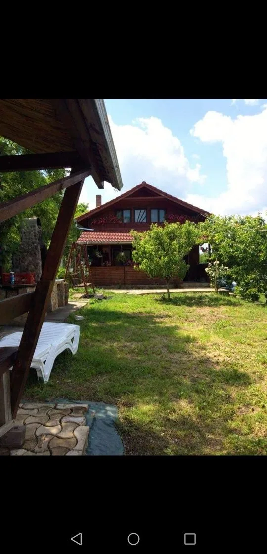 Cabană cu ciubăr în Straja