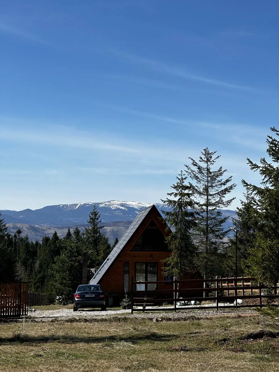 Cabană A-frame cu jacuzzi în Belis