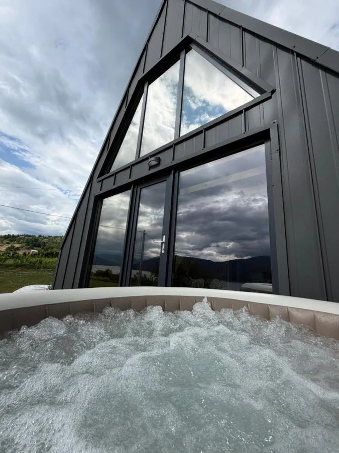 Cabană A-frame cu jacuzzi în Buhalnița