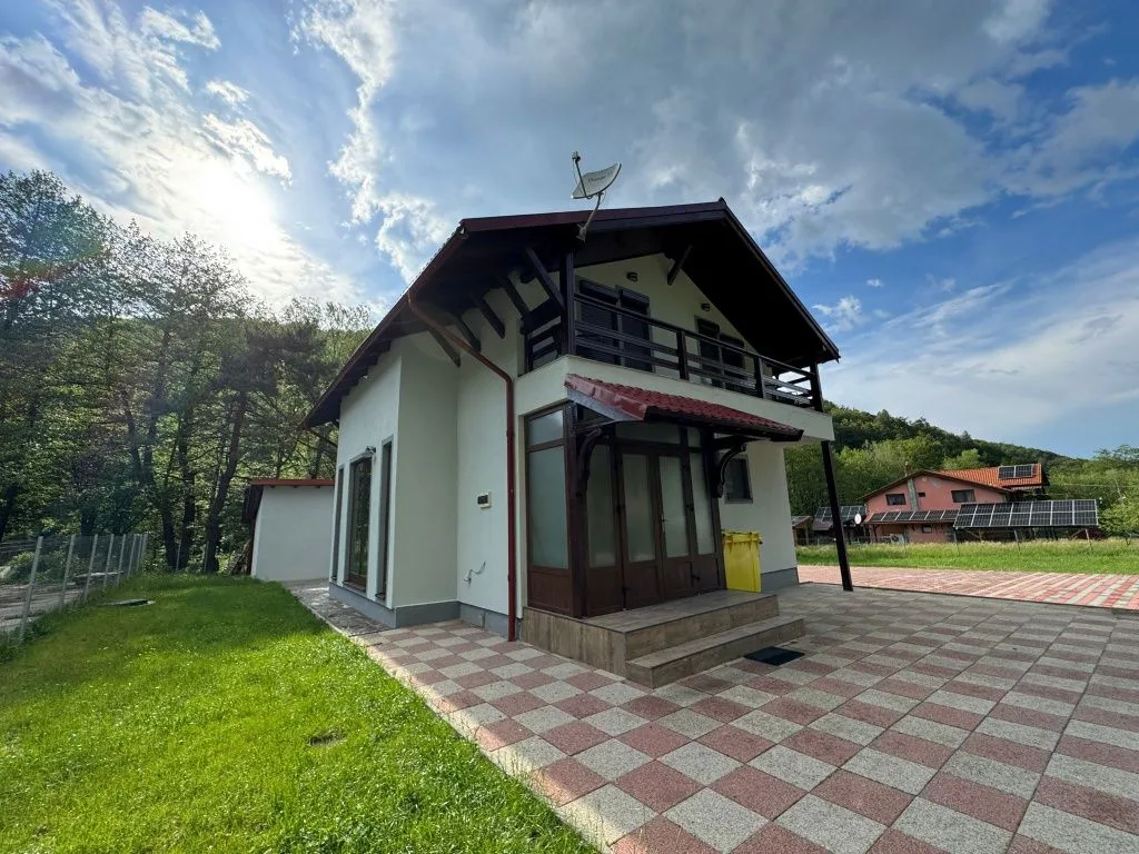 Cabană cu ciubăr în Valiug