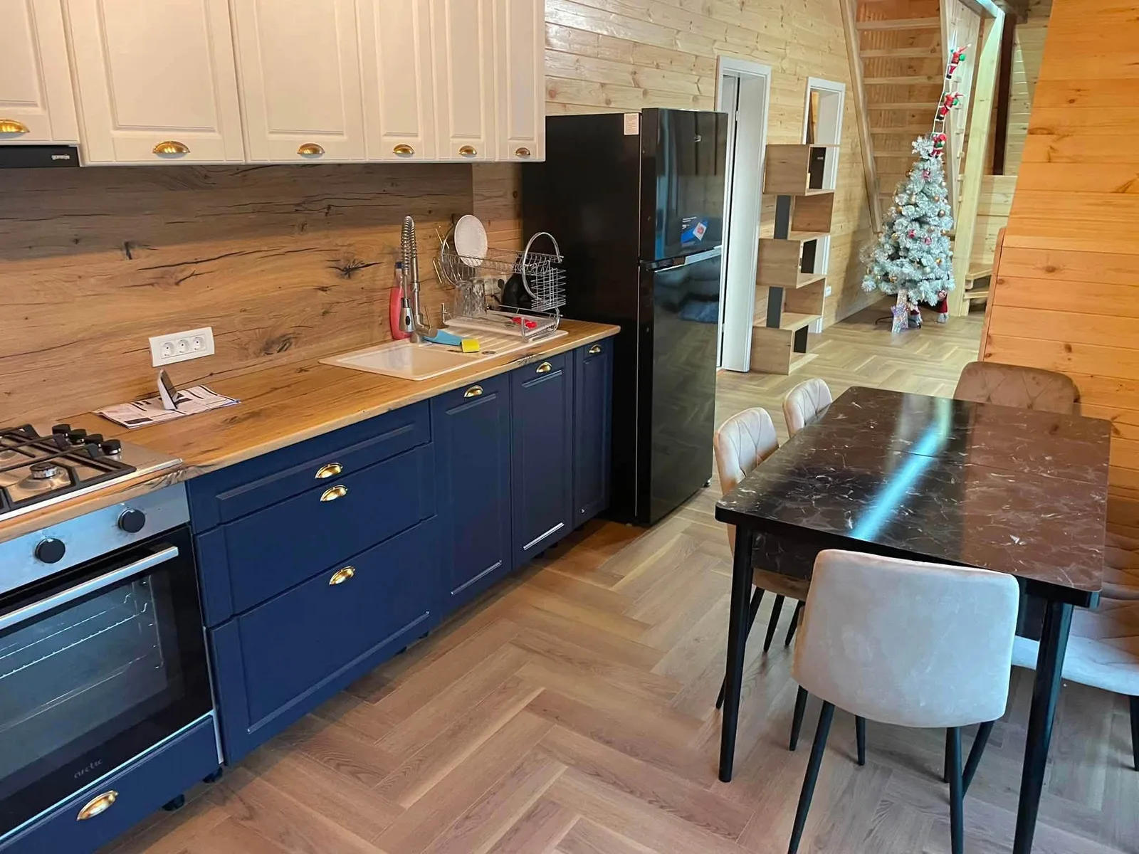 Cabană A-frame cu ciubăr în Breaza