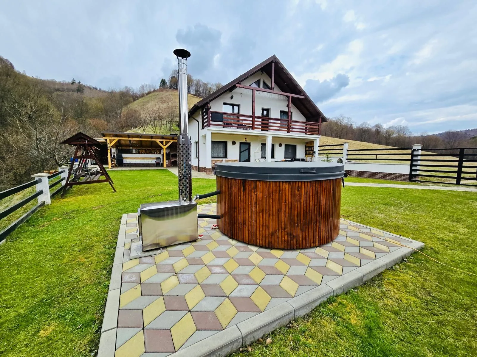 Casă de vacanță cu ciubăr în Holbav