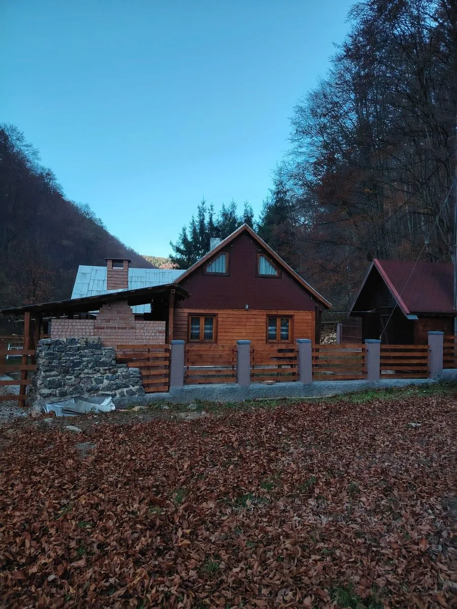 Cabană cu ciubăr în Bratca
