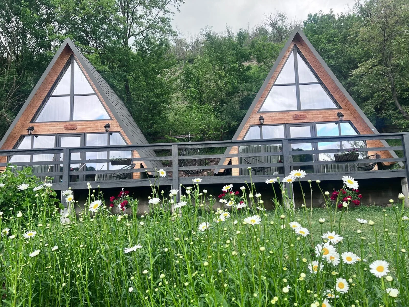 Cabană A-frame cu ciubăr în Pietroasa