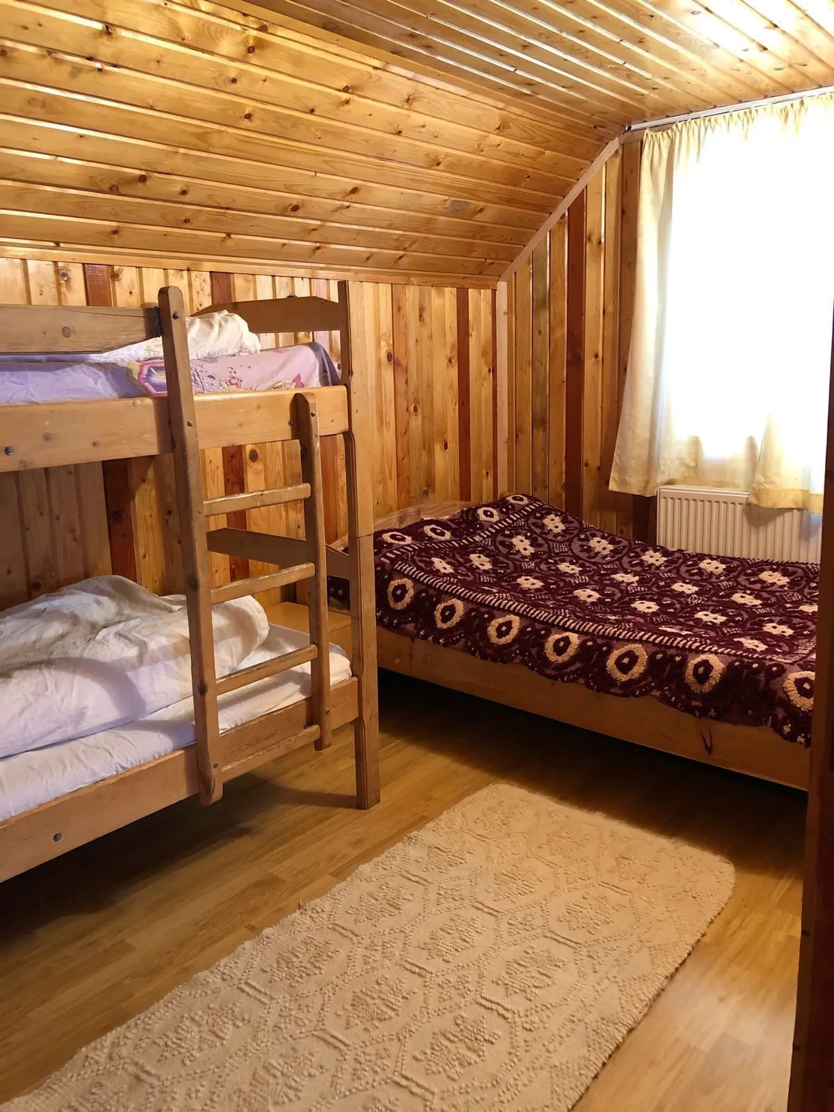 Cabană pentru 8–10 persoane în Mărișel