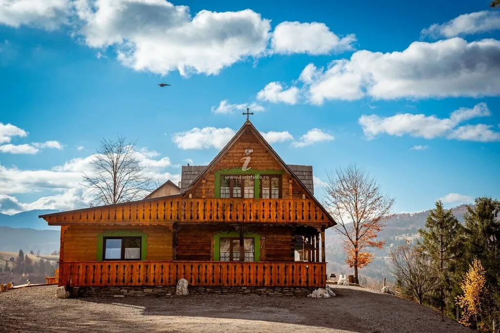 Cazare cu ciubăr în Săcel